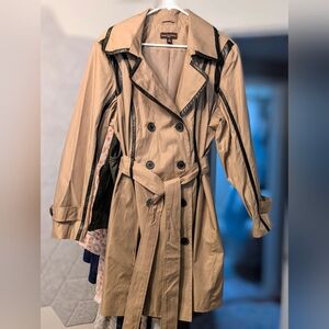 Trench coat Dana Buchman